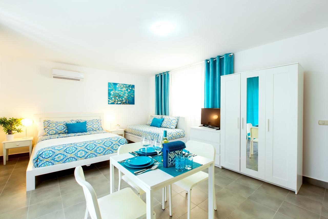 Hotel Fiesta Deluxe Punta Cana Quarto foto